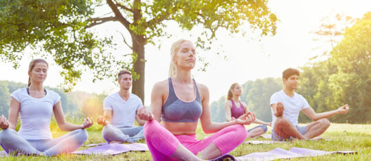 Suivre des cours de méditation et de yoga